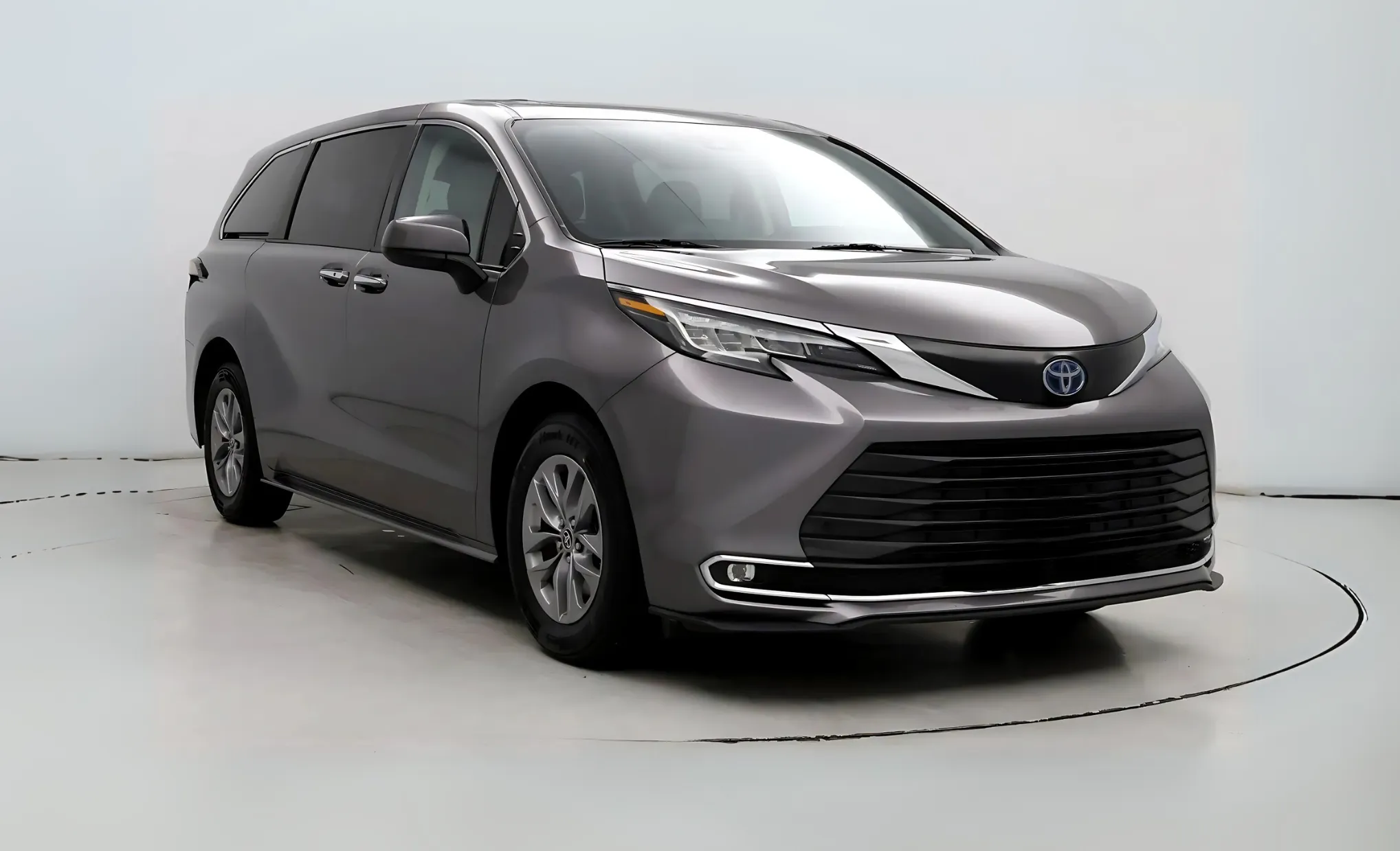 Toyota Sienna Hybrid XLE