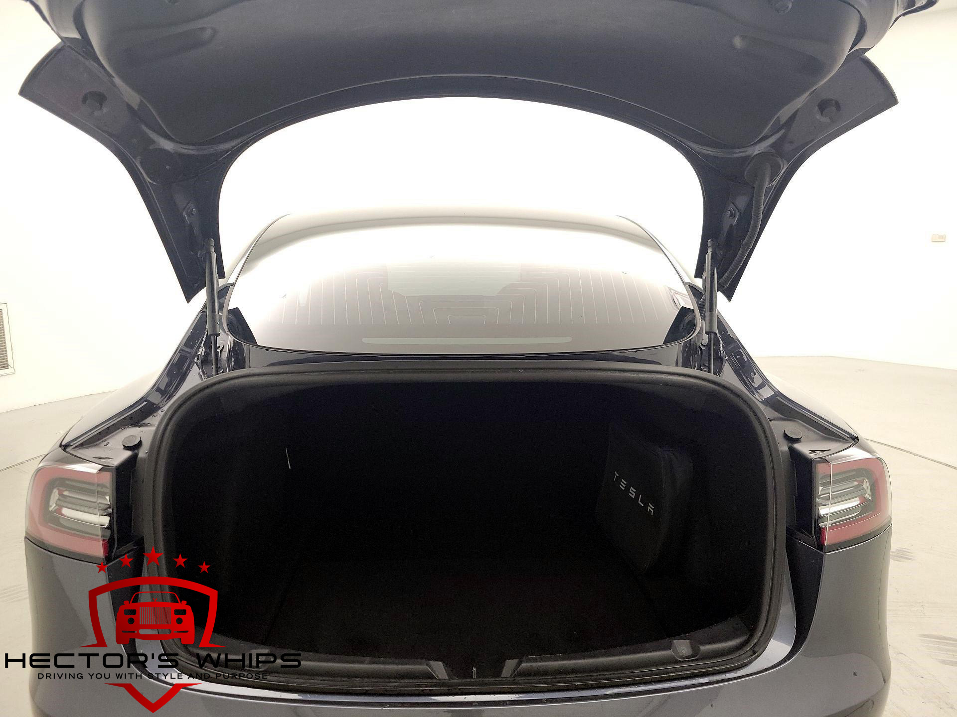 TESLA TRUNK