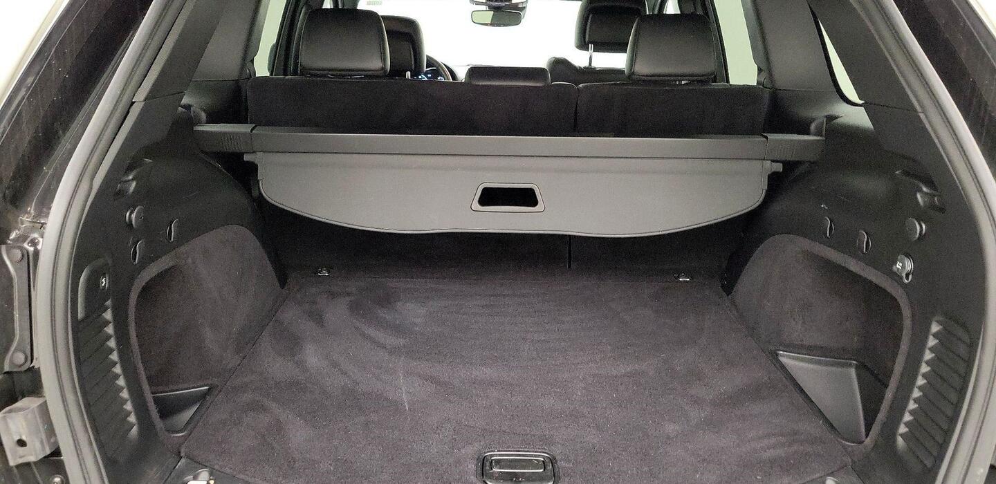 Jeep Grand Cherokee Trunk